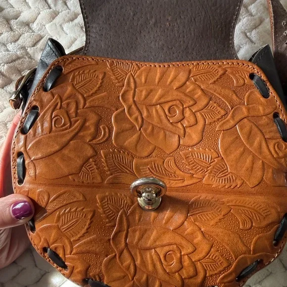 Bohemian Tooled Mexican Leather Crossbody Bag - Picture 9 of 11